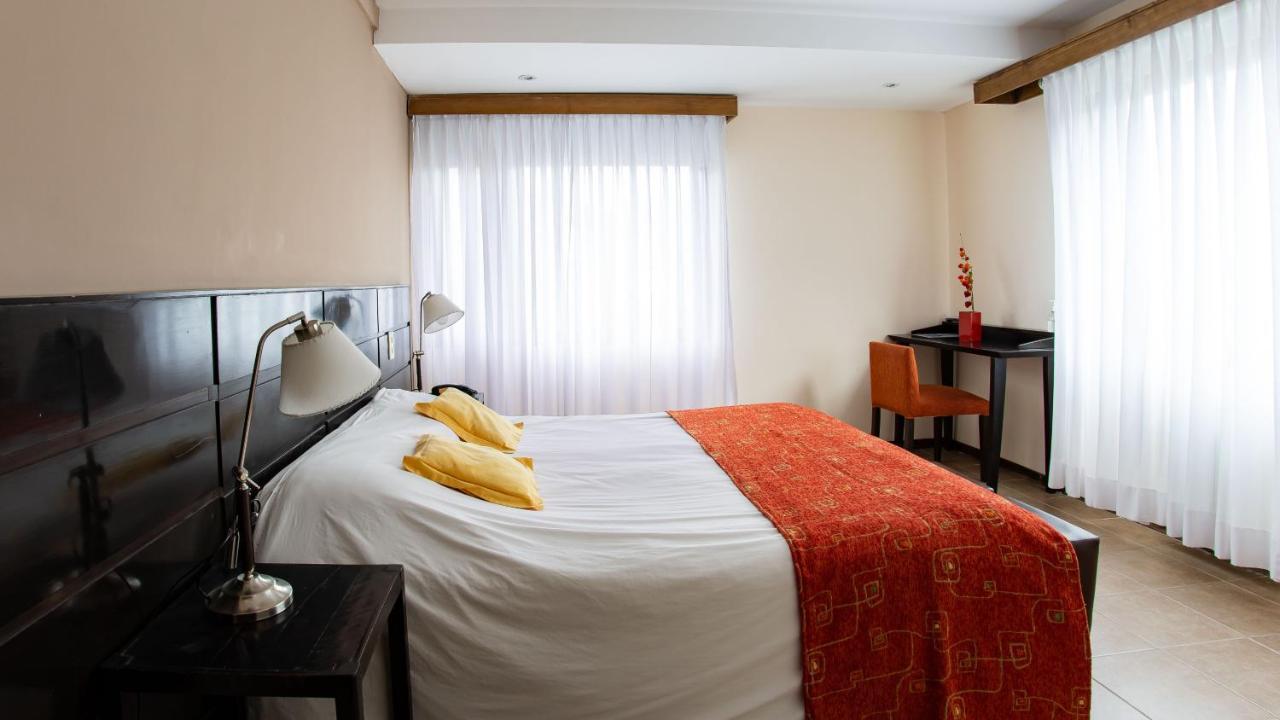Hotel Poincenot El Chalten Bagian luar foto